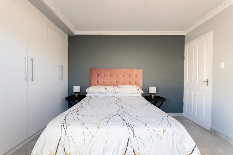 To Let 3 Bedroom Property for Rent in Calypso Beach Western Cape